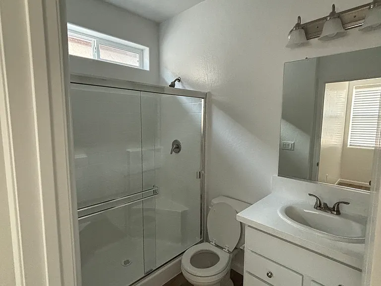 1093 Buena Vista Ln — Photo 9