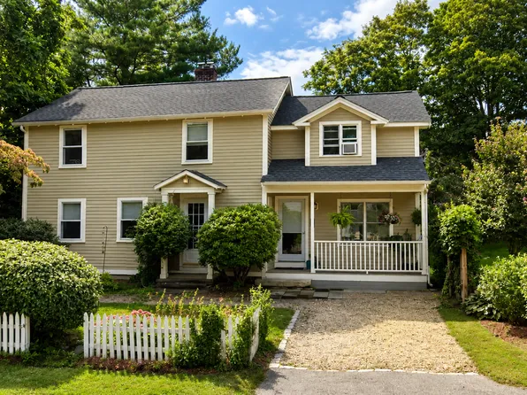 47 Elm St, Holliston, MA 01746