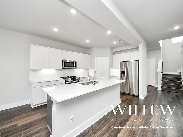 10518 Moon Valley Ln — Photo 2