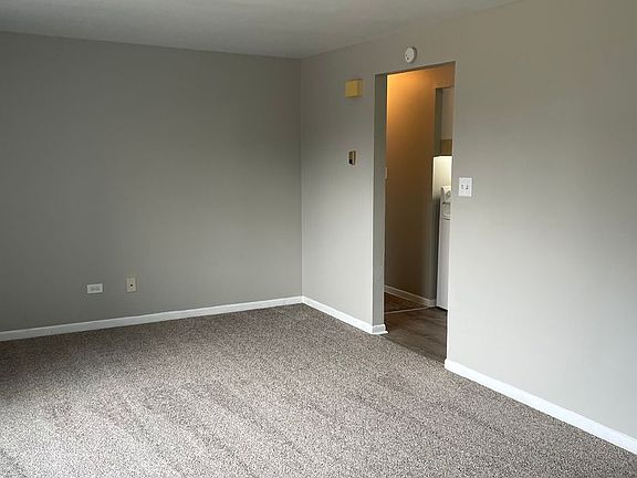 4th image of 148 Orchard Ct APT 8