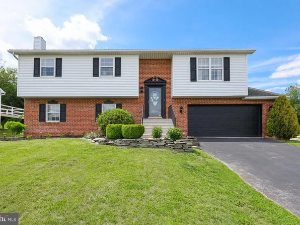 170 Overview Cir W, Red Lion, PA 17356