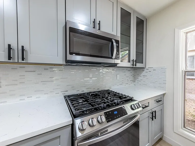7601 W Gate Blvd — Photo 11