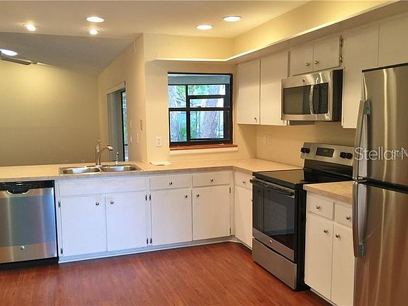 5th image of 3672 Fairway Forest Cir