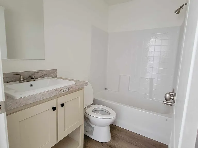 650 E Busby Dr #1E — Photo 9