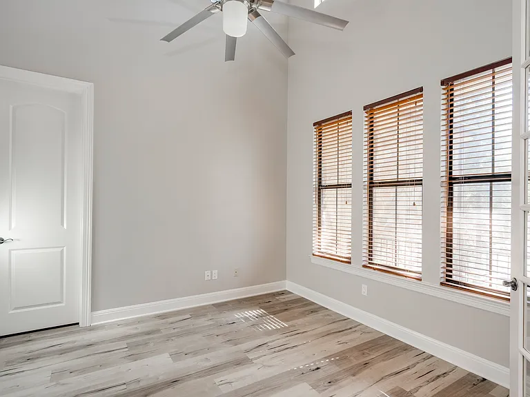 12600 River Bnd — Photo 33
