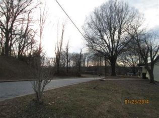 320 7th Ave SW, Hickory, NC 28602