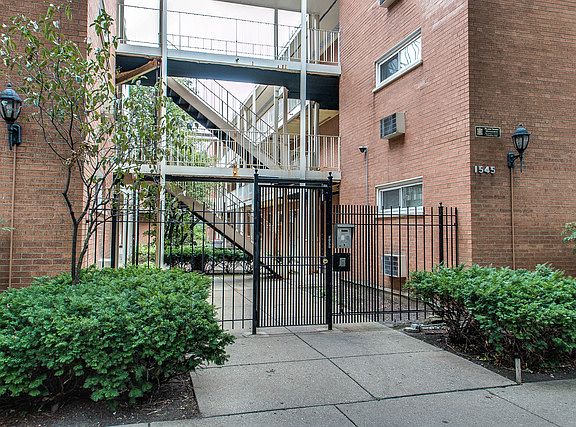 2nd image of 1545 W Chase Ave APT 303
