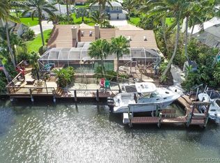 8511 SE Driftwood St, Hobe Sound, FL 33455