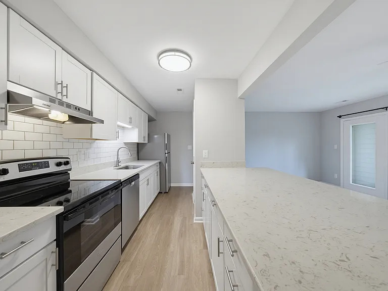 Fully Remodeled Kitchen