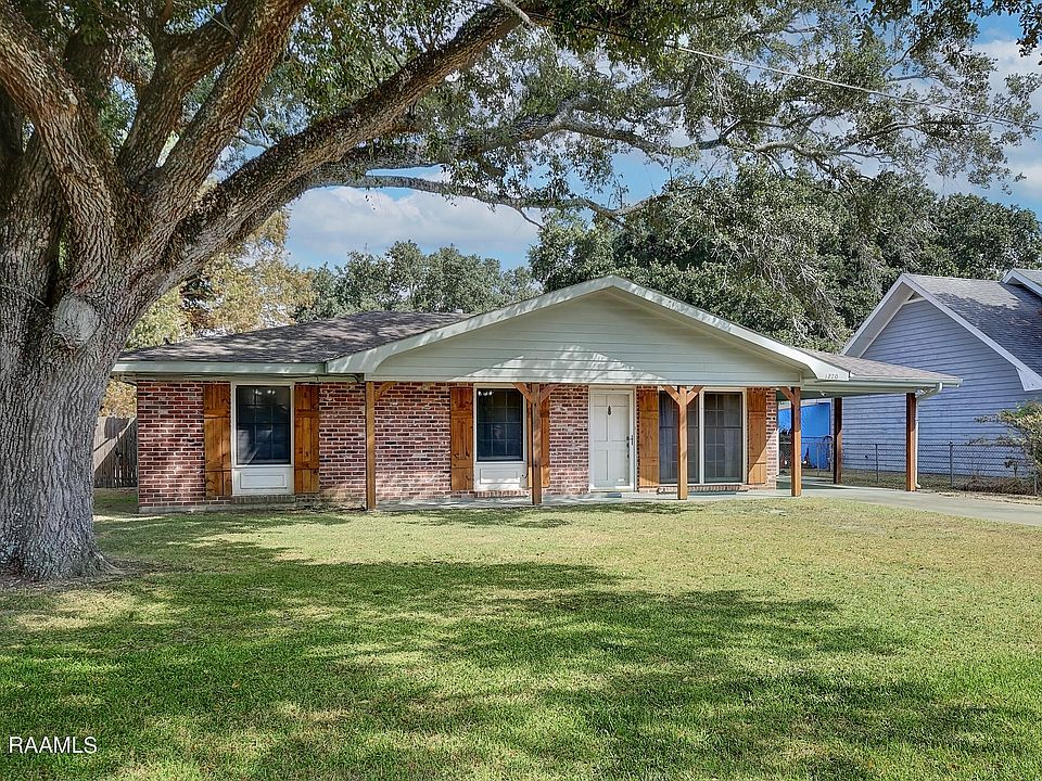 1220 W 14th St, Crowley, LA 70526 Zillow