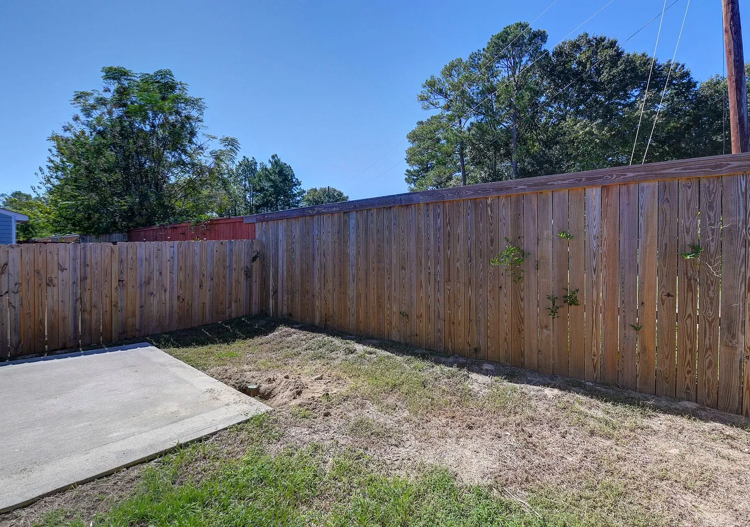 Move-In Ready Home with Vaulted Ceilings, Granite Countertops & Fresh Updates! — Photo 3
