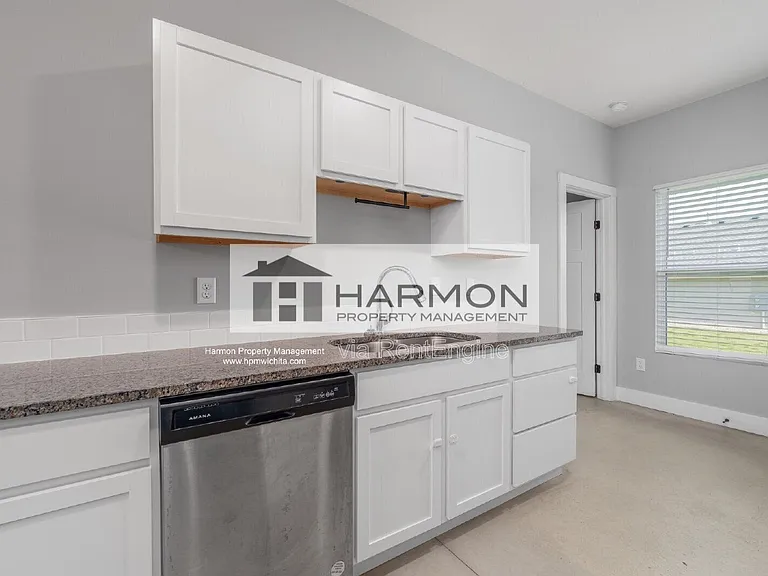 2124 S Thatcher Ct — Photo 3
