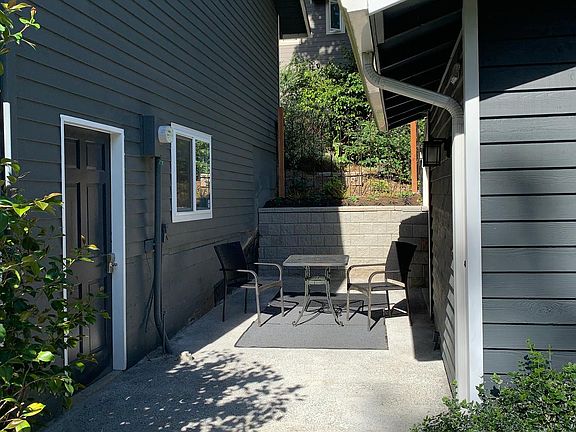 2nd image of 13428 NE 80th St
