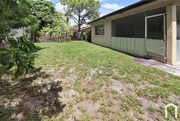 12020 NW 34th Pl — Photo 21