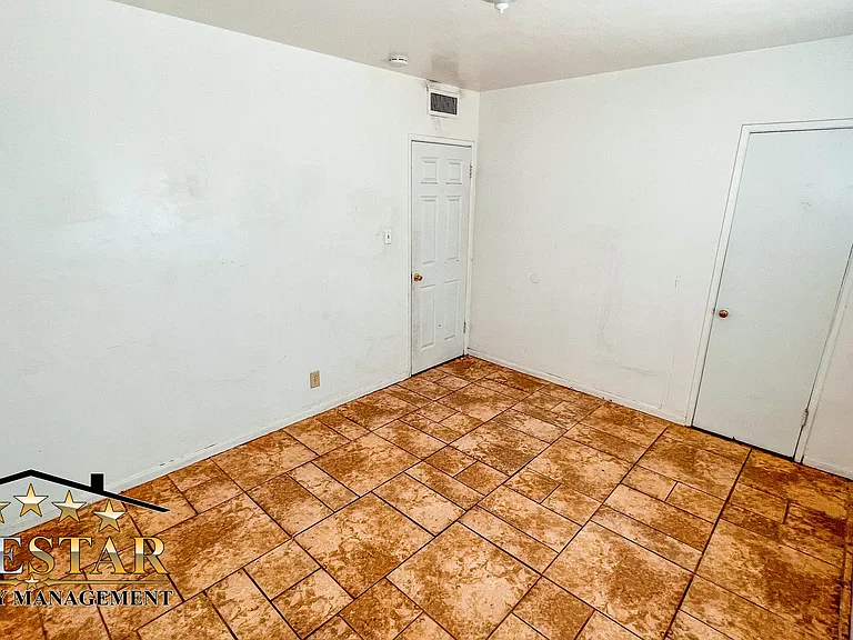 4519 Gordon St — Photo 15