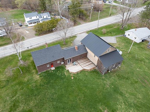 3rd image of 794 Main Rd