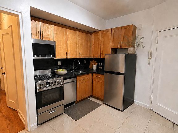 2nd image of 348 W 45th St APT 2B