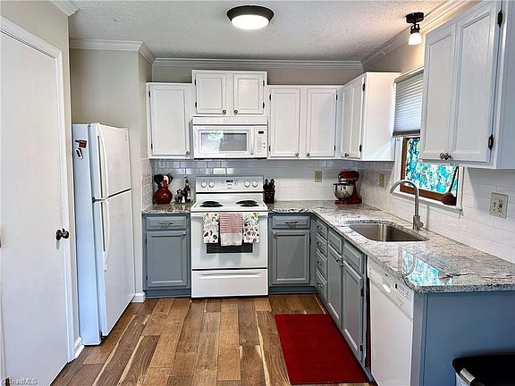 3rd image of 3049 Windchase Ct