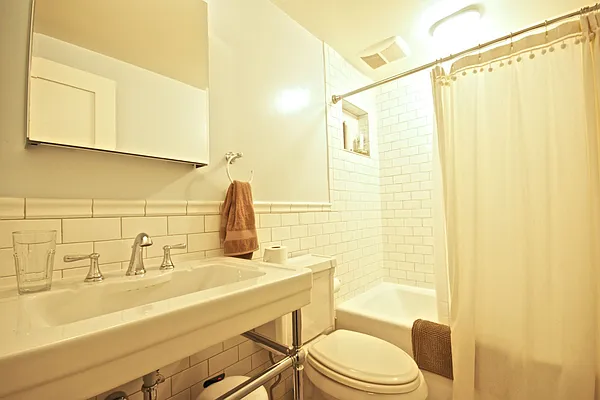 Rented by Nest Seekers International | media 28
