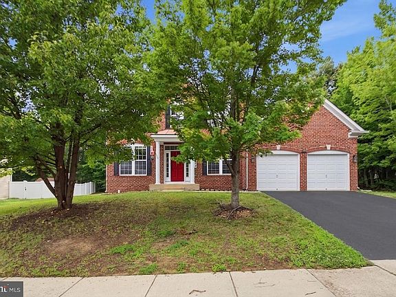 2nd image of 703 Yarrow Ct