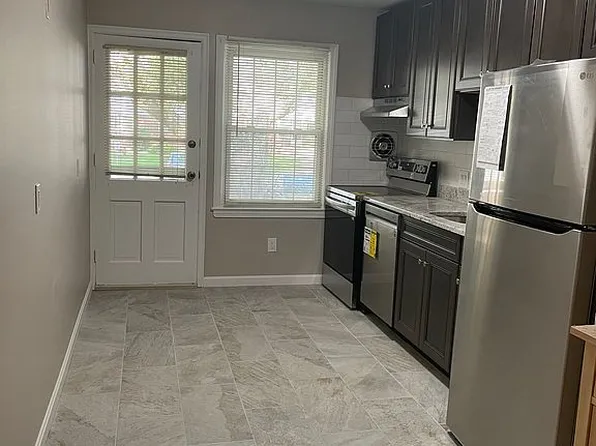 80 Brush Hill Ave APT 34, West Springfield, MA 01089