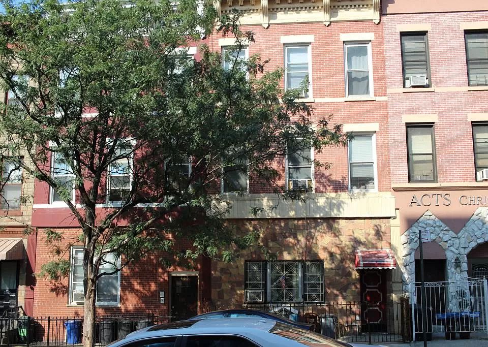 1st image of 465 36th St