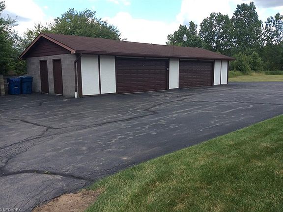 2nd image of 888 Pearson Cir