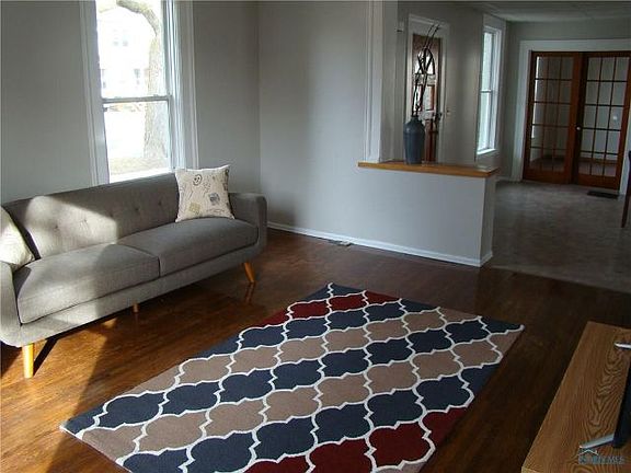 3rd image of 147 W Leggett St