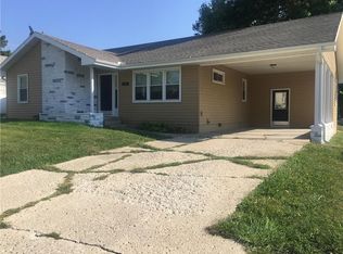 206 E Main St, Maysville, MO 64469