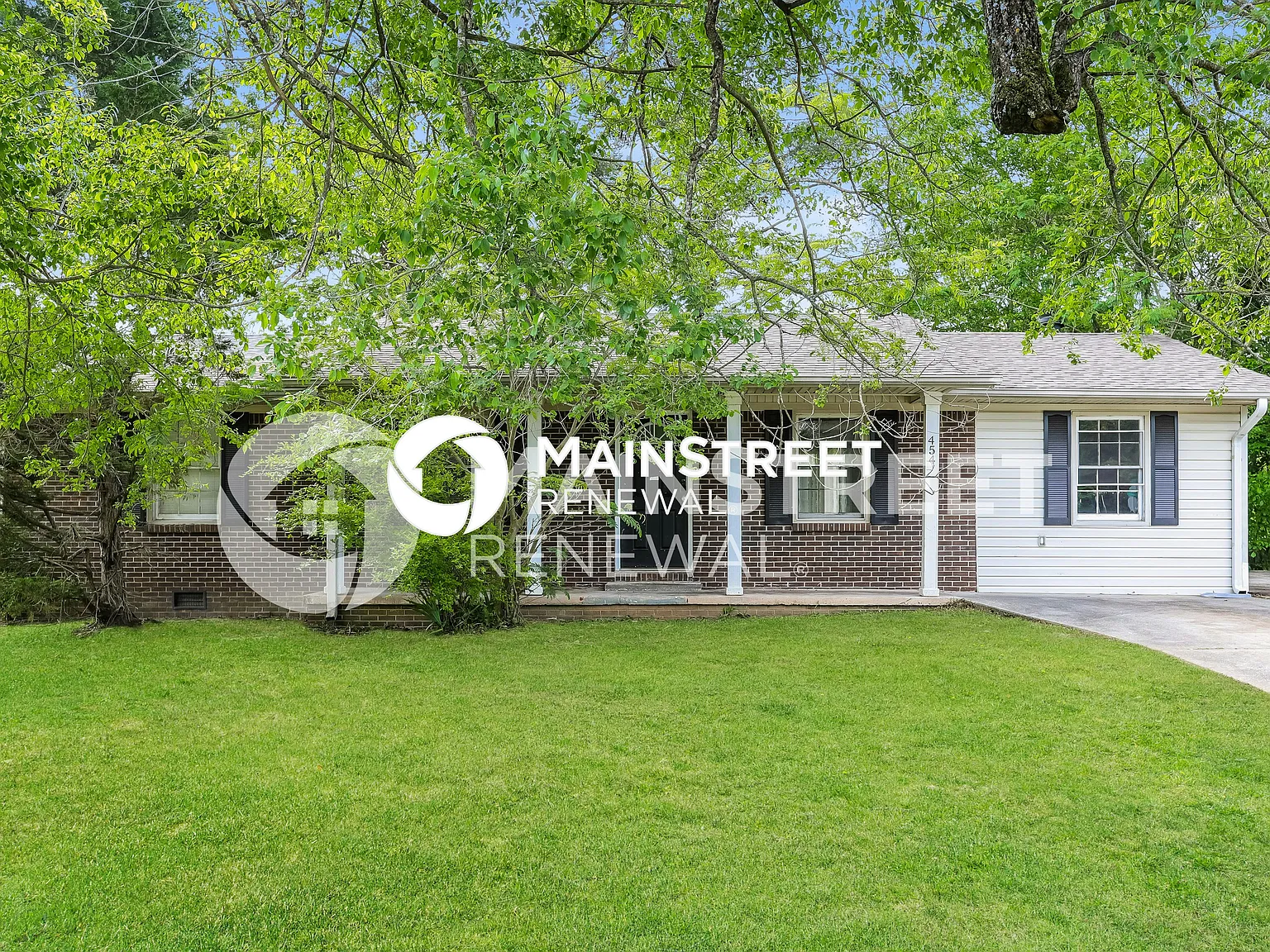 454 Roxbury Dr — Photo 1