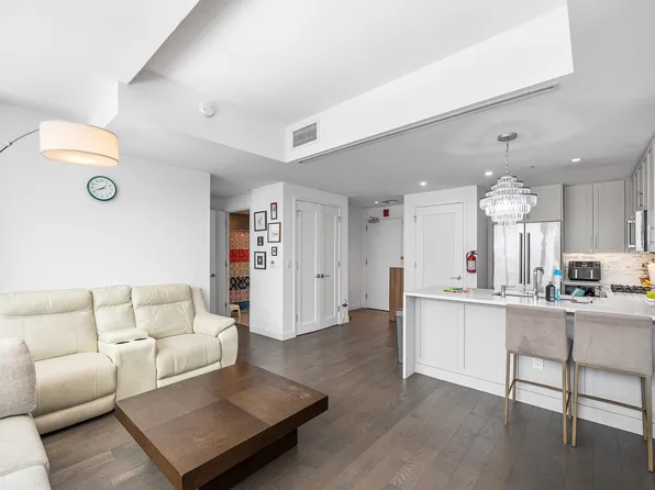 800 Avenue At Port Imperial image 6 of 28