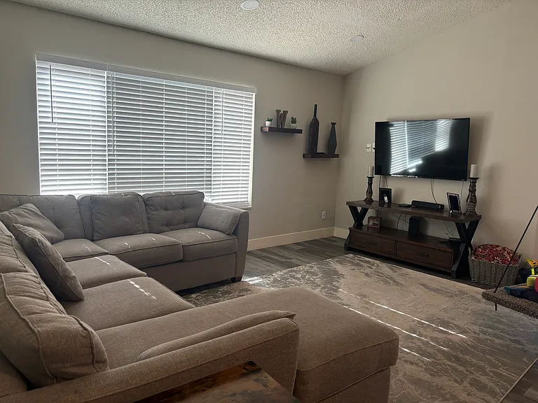 315 Salinas Dr — Photo 3