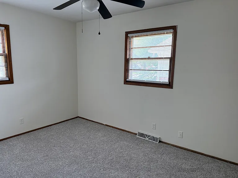 9100 W Suncrest St — Photo 15