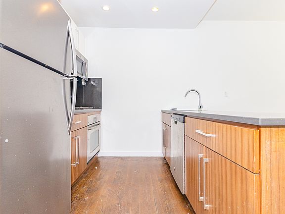 4th image of 1209 Dekalb Ave APT 116