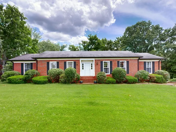 120 Bluegrass Pkwy, Lebanon, TN 37090