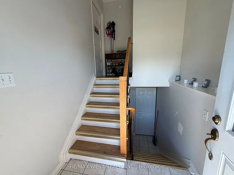 1191 Simcoe St S #LOWER — Photo 6