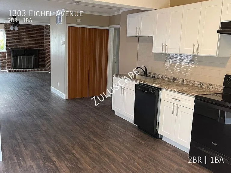 1303 E Eichel Ave — Photo 3