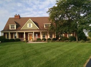 735 Fox Tail Ln, Grafton, WI 53024