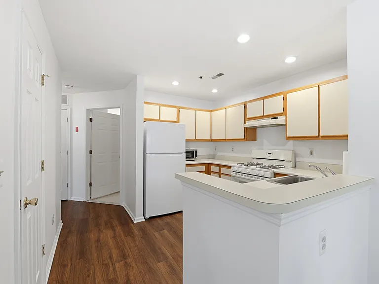 5301 Tudor Dr — Photo 15
