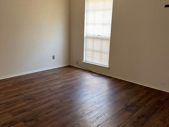 3rd image of 442 Dollins St