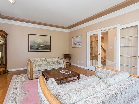 5th image of 5648 Musgrave Cres