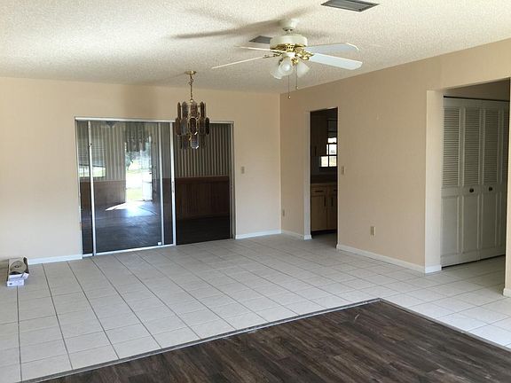 Living room/dining room