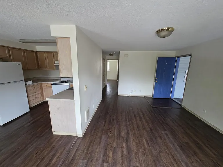 753 Clay St E #14 — Photo 4