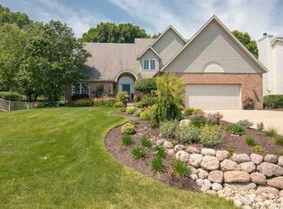 9296 Forest Ridge Dr, Roscoe, IL 61073