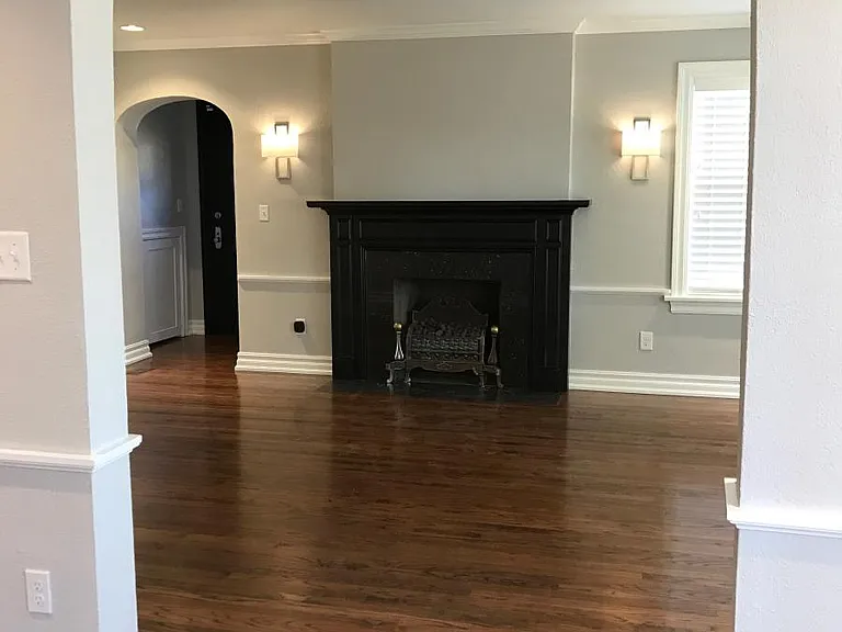 832 NW 37th St — Photo 2