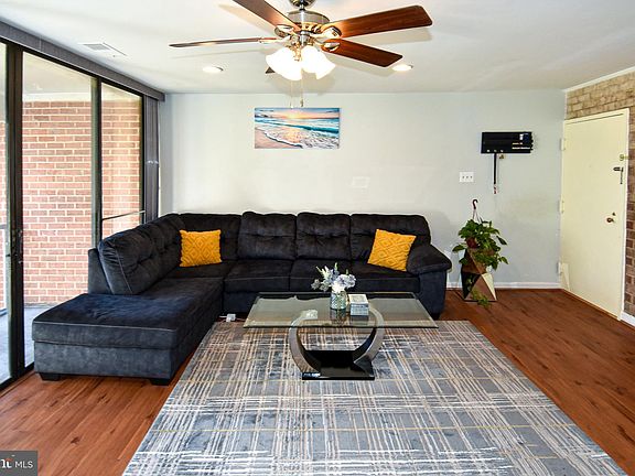 5th image of 800 Quince Orchard Blvd #20