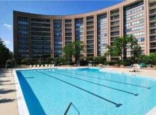 1805 Crystal Dr APT 216S, Arlington, VA 22202