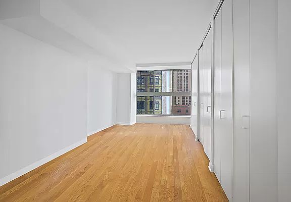 5th image of 1400 5th Ave #7/8O