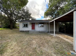 236 Hilltop Dr, Victoria, TX 77905