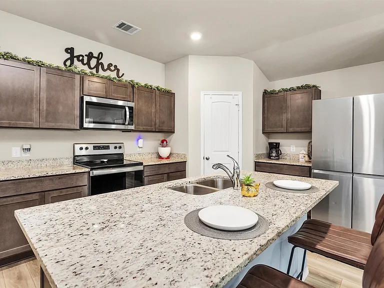 312 Pecos Dr — Photo 11